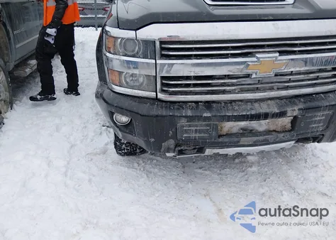 2017 Chevrolet Silverado 2500Hd High Country z USA, uszkodzony, nr VIN 1GC1KXEY4HF125176